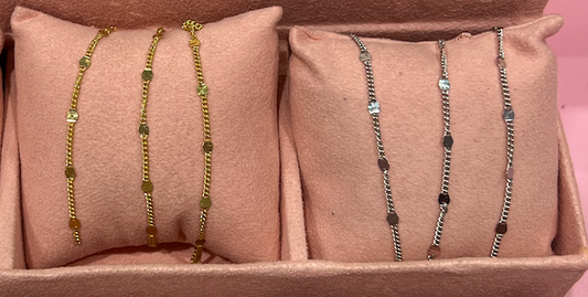 Curb Chain with Bold Circles Permanent Bracelet