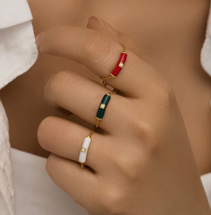 Enamel Bar with Circle Stone Chain Ring