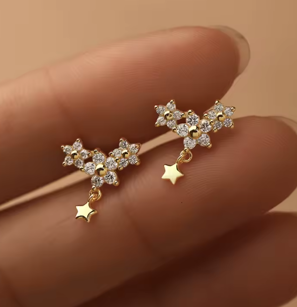 Triple Flowers Drop Star Stud