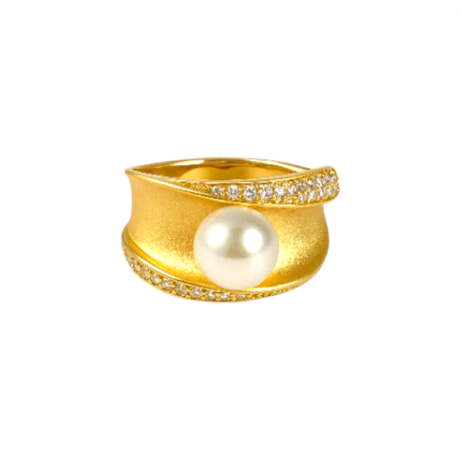 Golden Embrace Pearl Ring