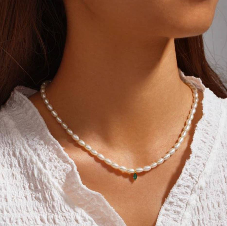 Dangling Emerald Marquise Multi Pearls Necklace